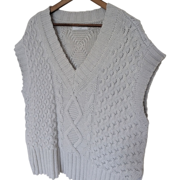 L'Academie Revolve Amare Cable Sweater Vest Chunky Oversize Womens L Grey V Neck - Picture 4 of 9